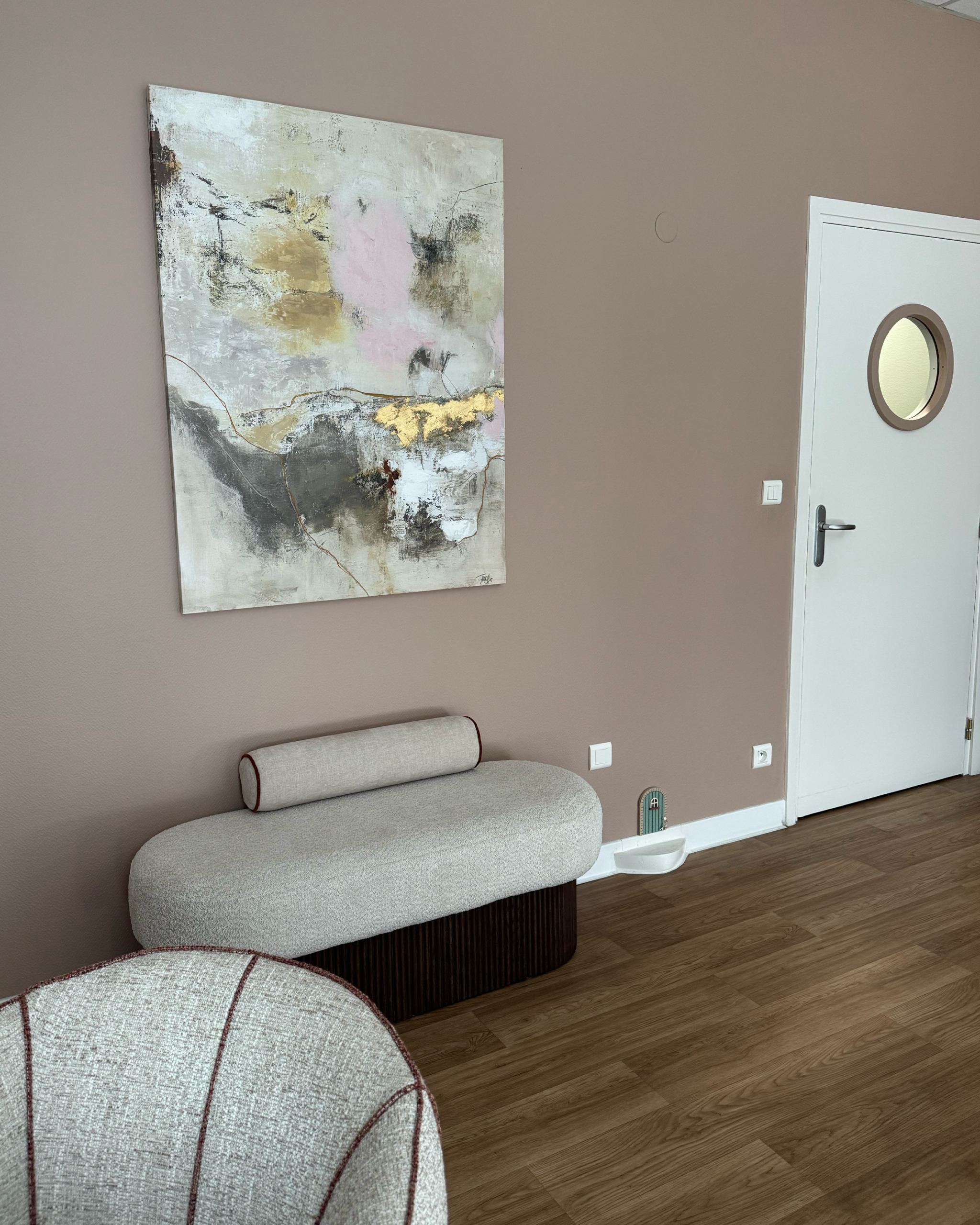 Dental surgeon office
